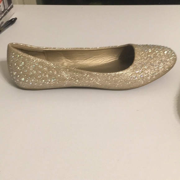 Gold sparkly flats! - Picture 6 of 6